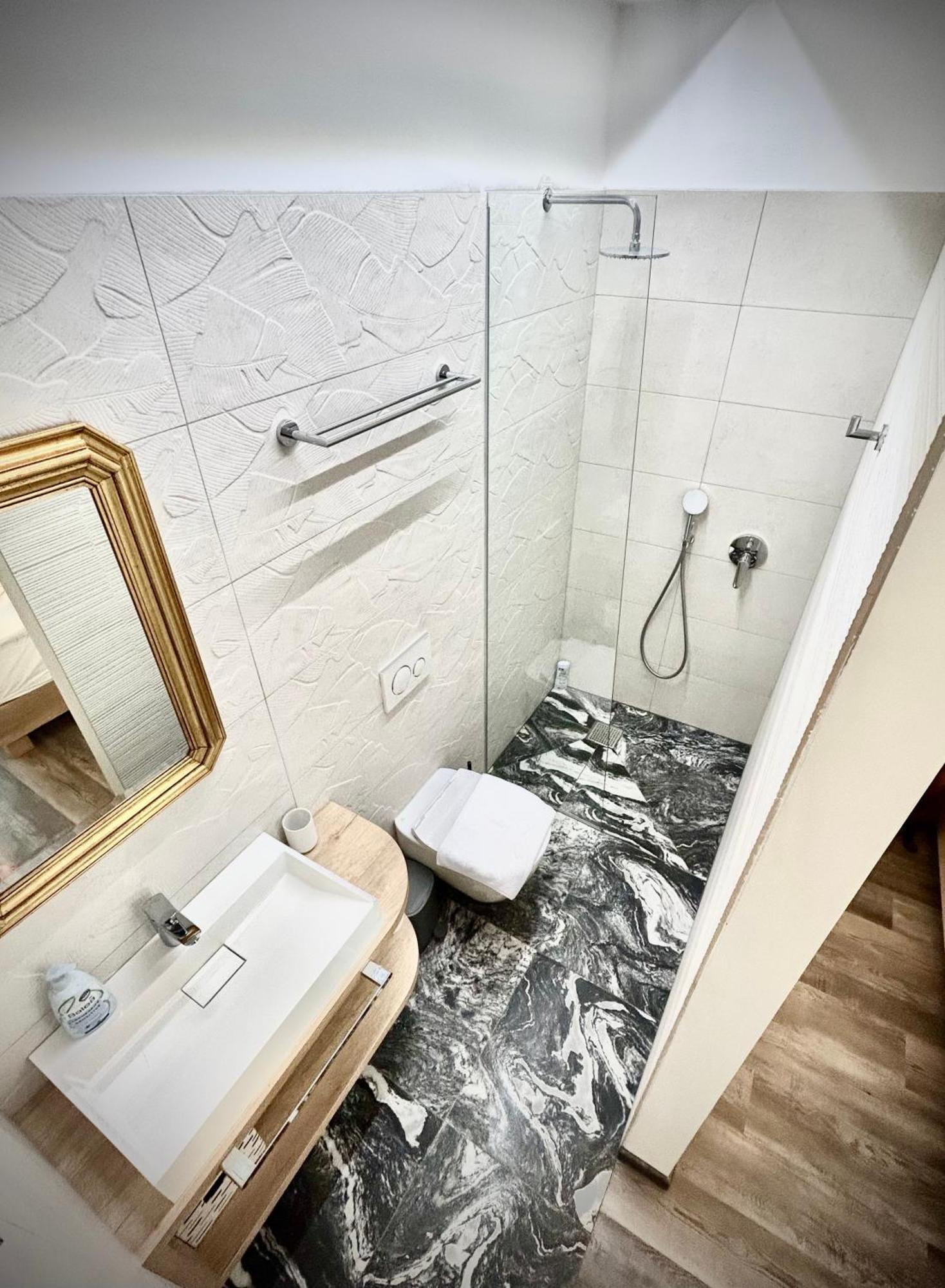Oh & Guest house Ljubljana