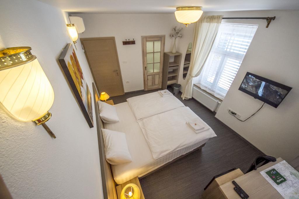 Oh & Guest house 2*