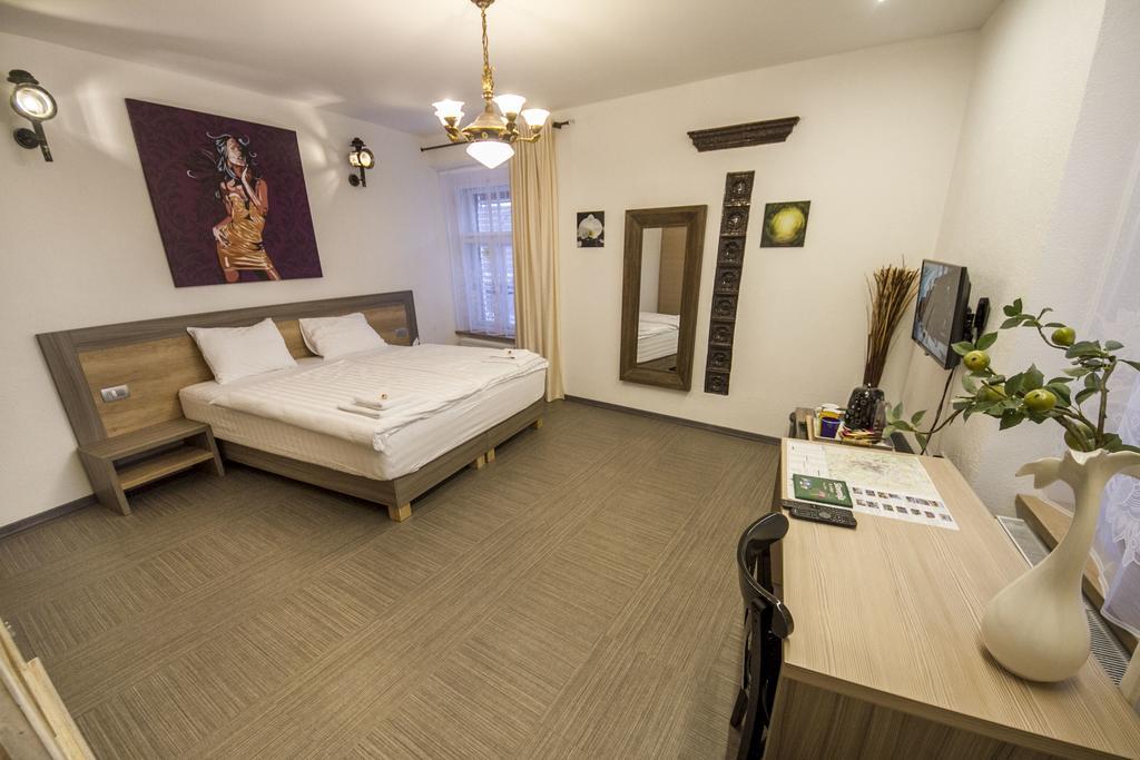 Oh & Guest house 2*